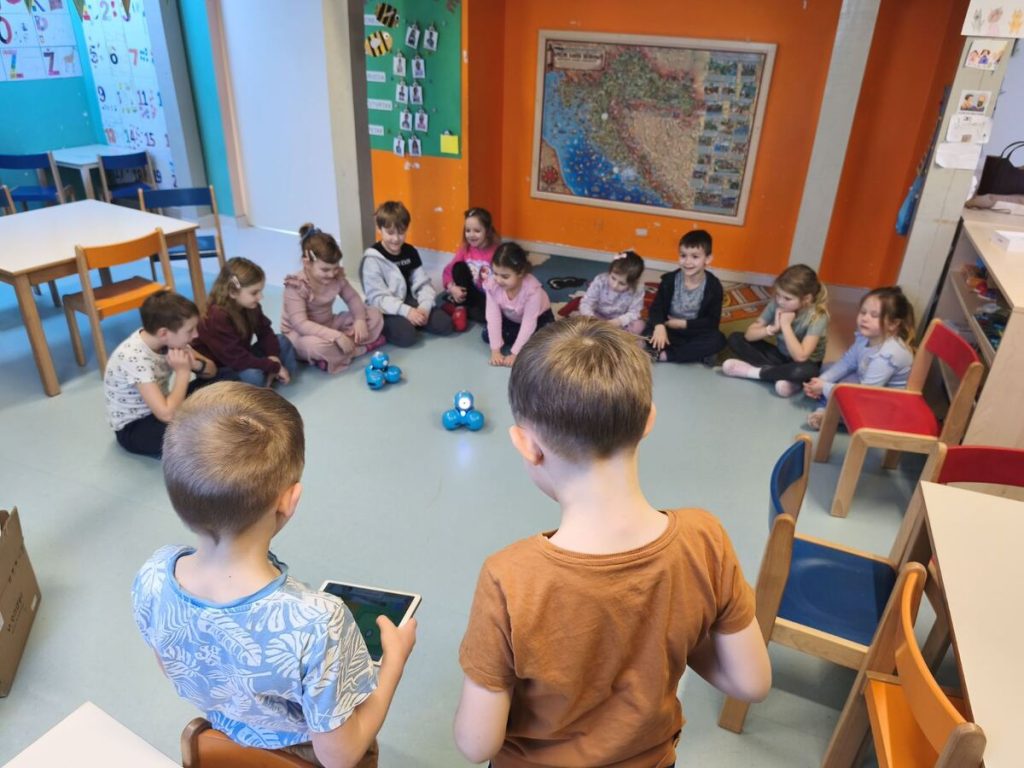 Završena radionica “Igrajmo se i učimo uz robote”